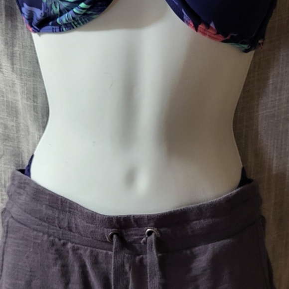 ROXY Like New Navy Purple Tropical Bikini Set Sz M with extra Shorts - Picture 5 of 10